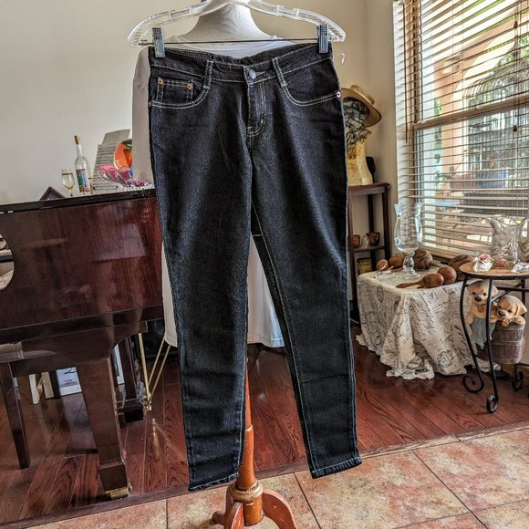 NWT   Levi's ECO Bootcut Black Jeans         Sz 28 - Picture 1 of 13